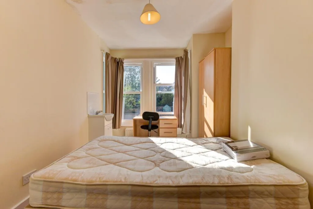 6 bedroom terraced house for rent