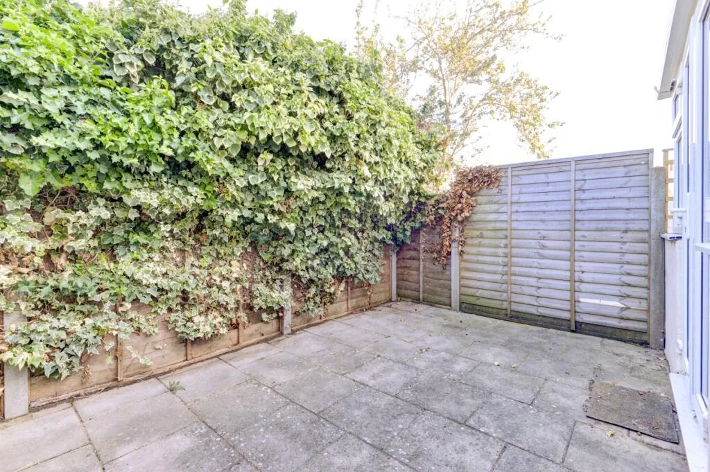 6 bedroom terraced house for rent
