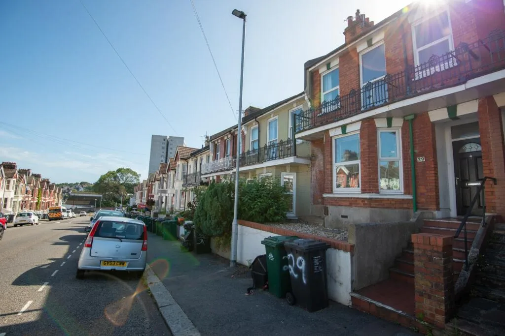 6 bedroom terraced house for rent