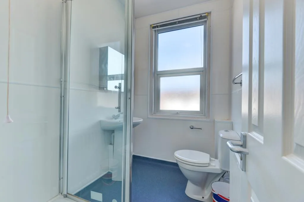 6 bedroom terraced house for rent