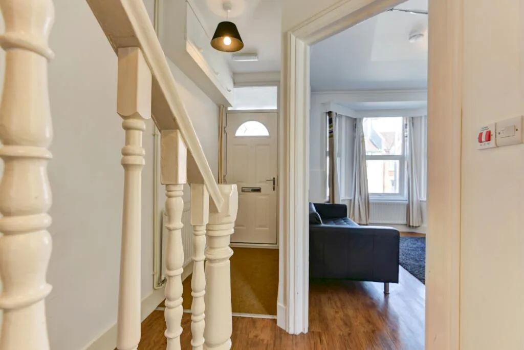 6 bedroom terraced house for rent