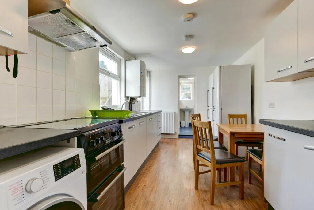 6 bedroom terraced house for rent