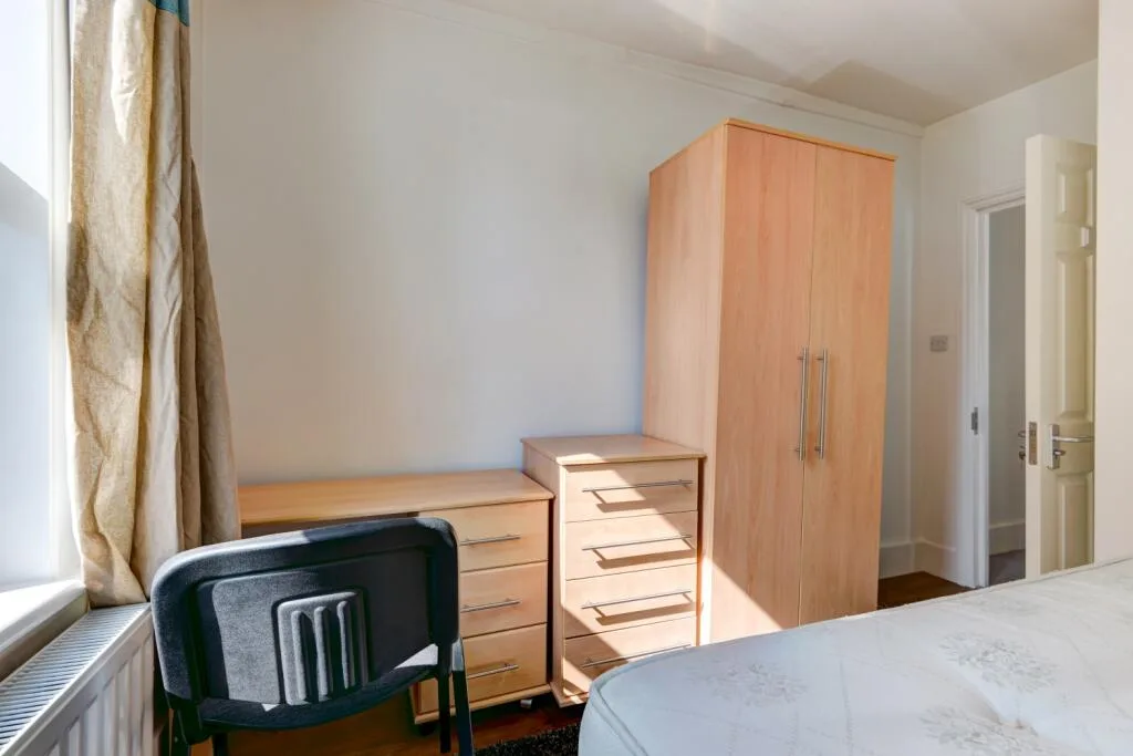 6 bedroom terraced house for rent