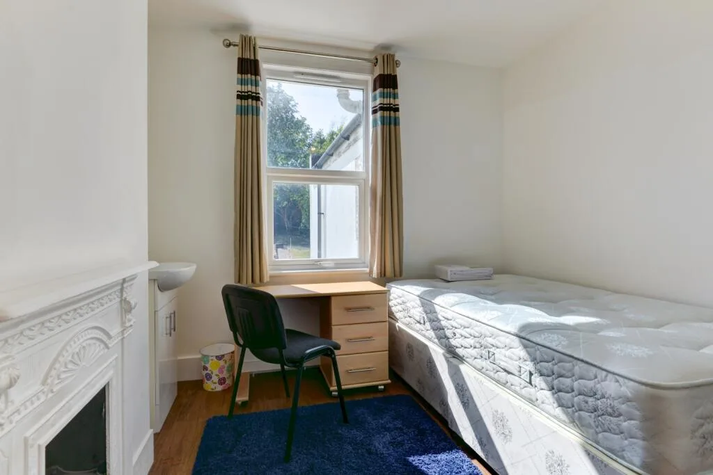 6 bedroom terraced house for rent
