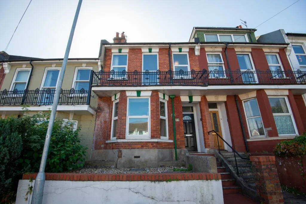 6 bedroom terraced house for rent