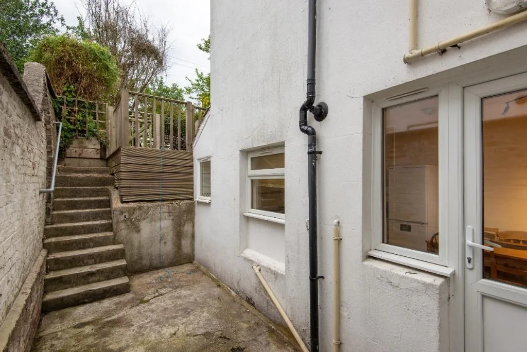 6 bedroom terraced house for rent