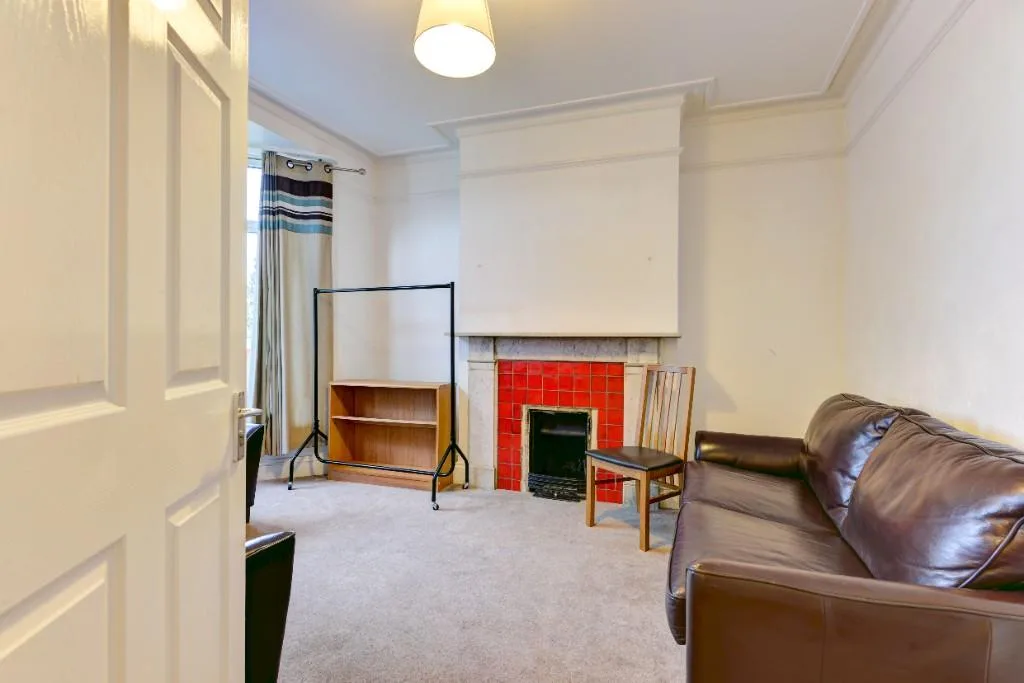 6 bedroom terraced house for rent