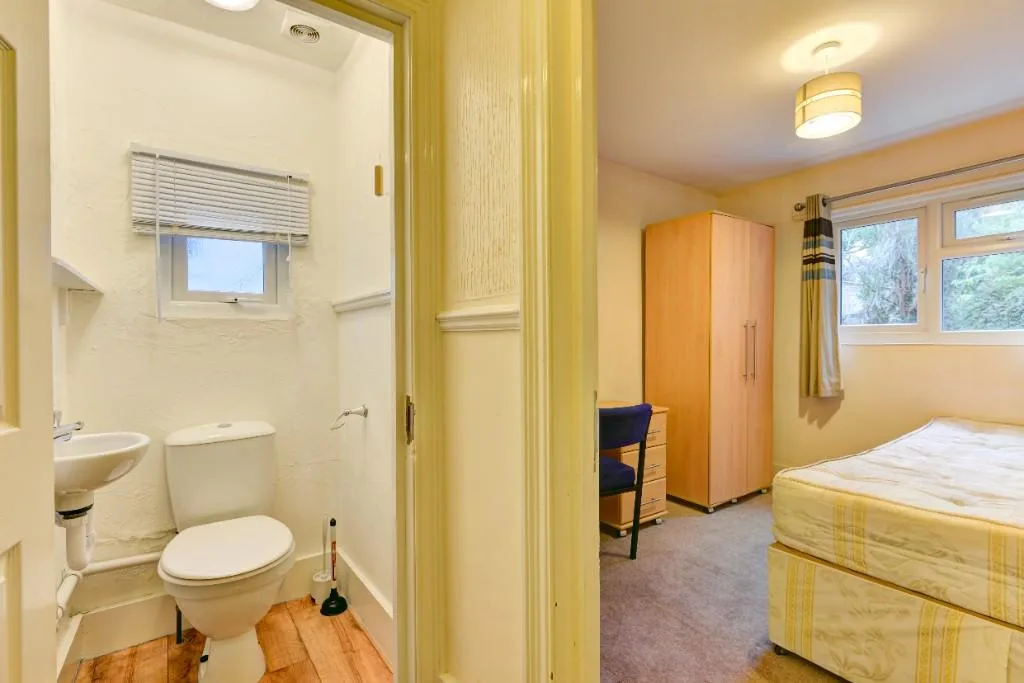 6 bedroom terraced house for rent