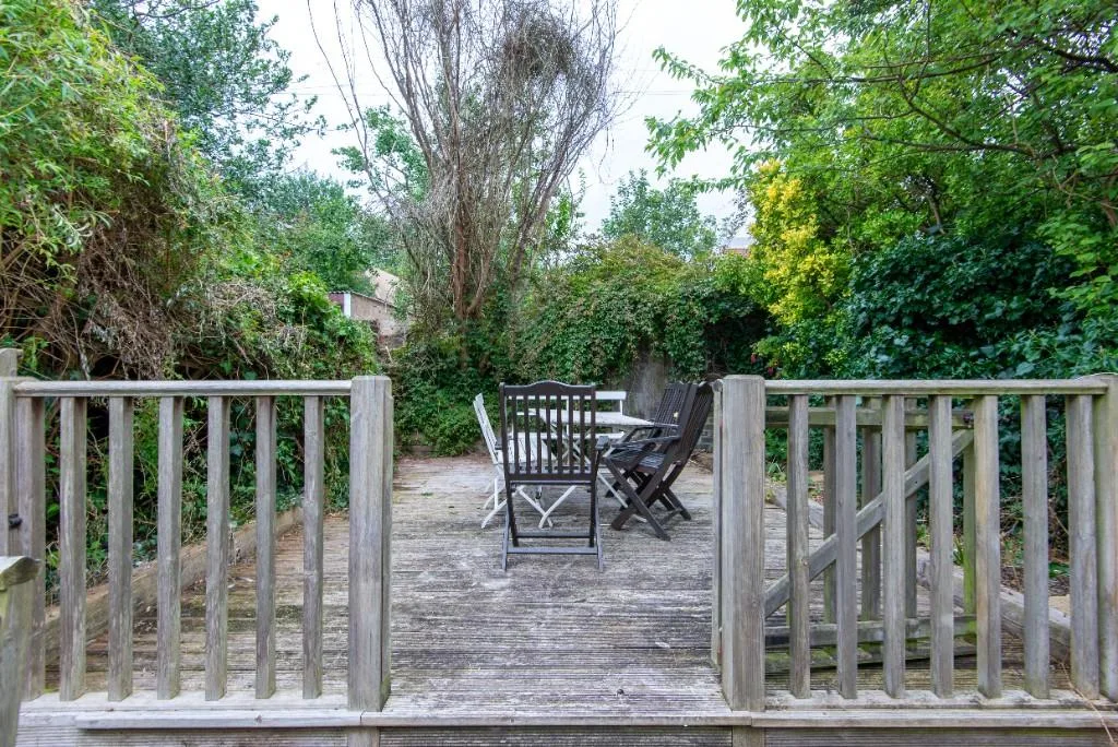 6 bedroom terraced house for rent