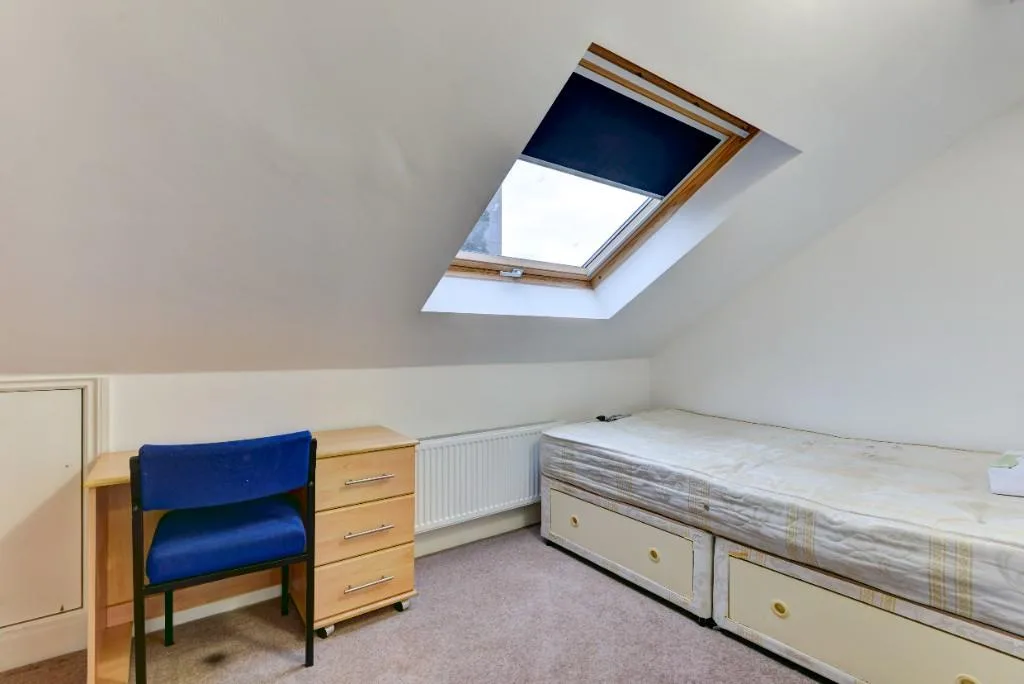 6 bedroom terraced house for rent