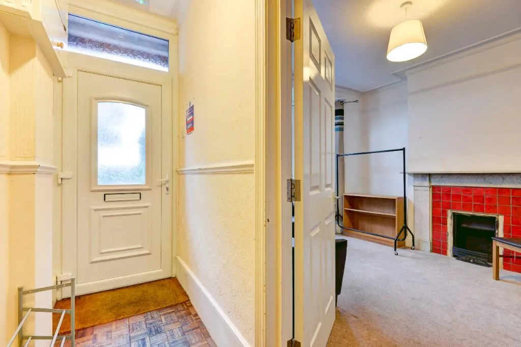 6 bedroom terraced house for rent