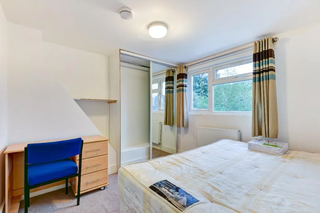 6 bedroom terraced house for rent