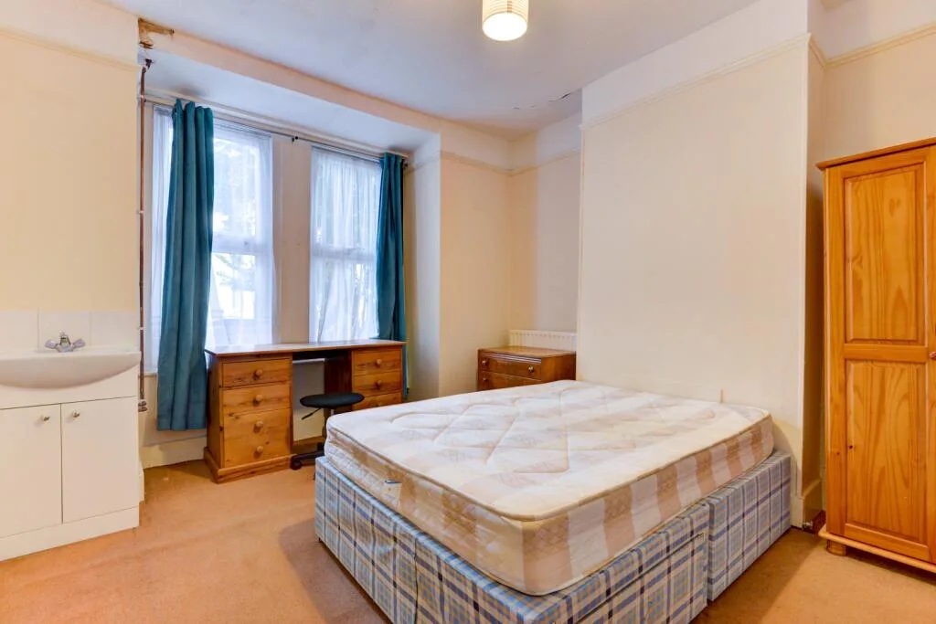 6 bedroom terraced house for rent
