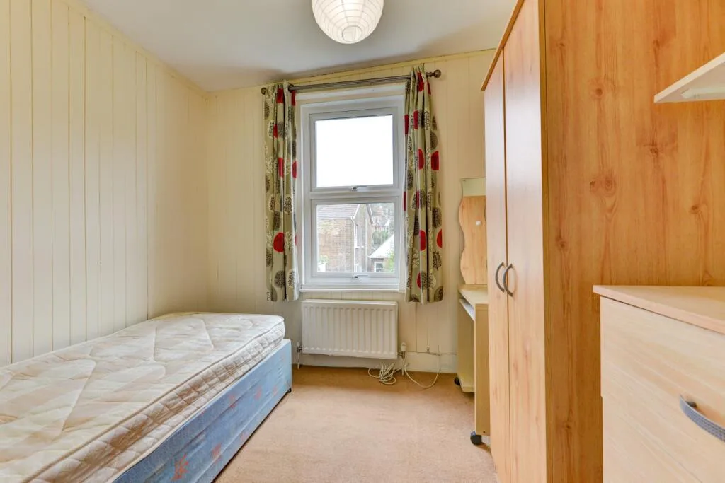 6 bedroom terraced house for rent