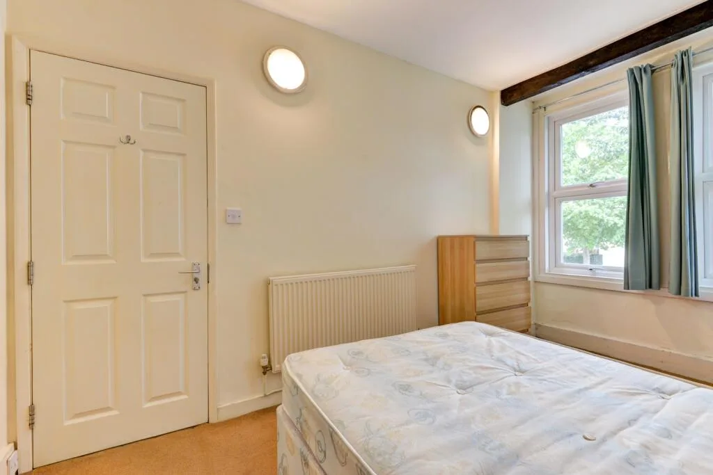 6 bedroom terraced house for rent