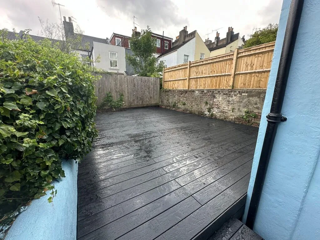 6 bedroom terraced house for rent