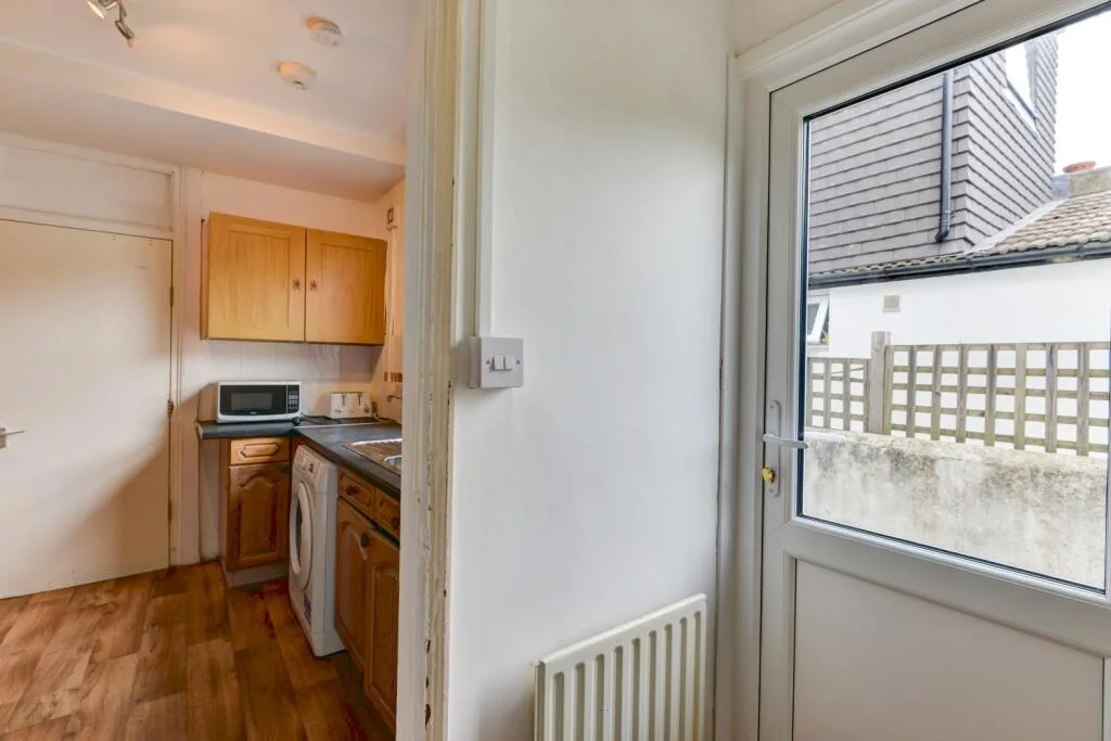 6 bedroom terraced house for rent