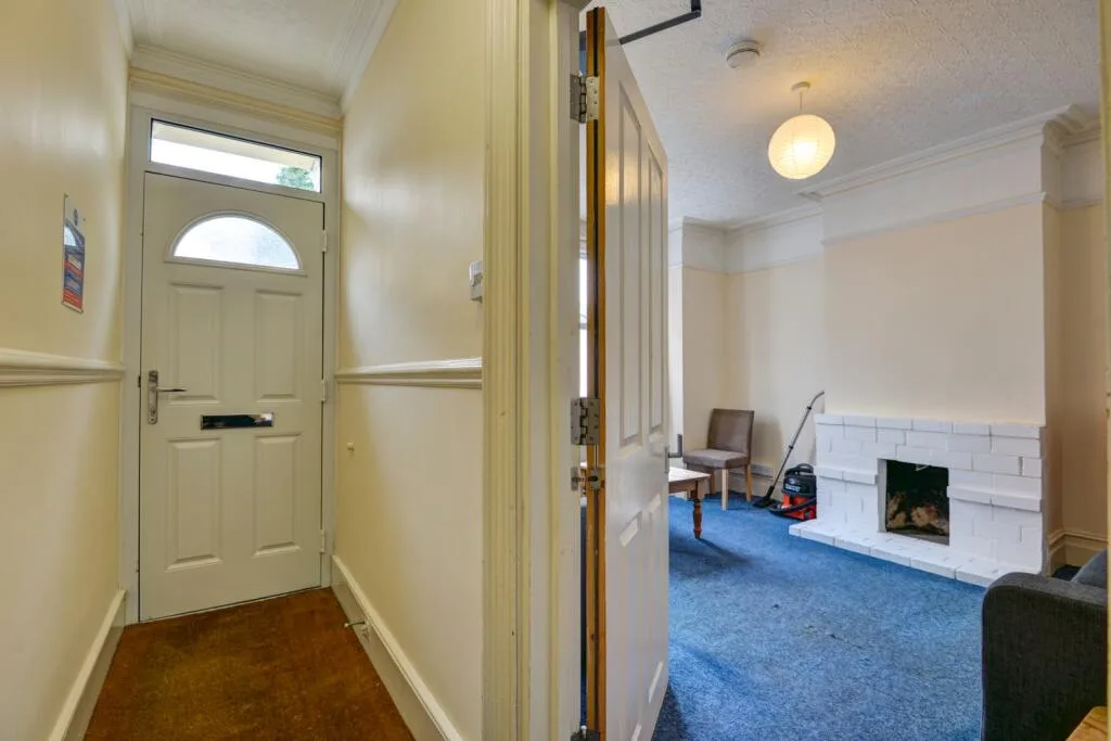 6 bedroom terraced house for rent