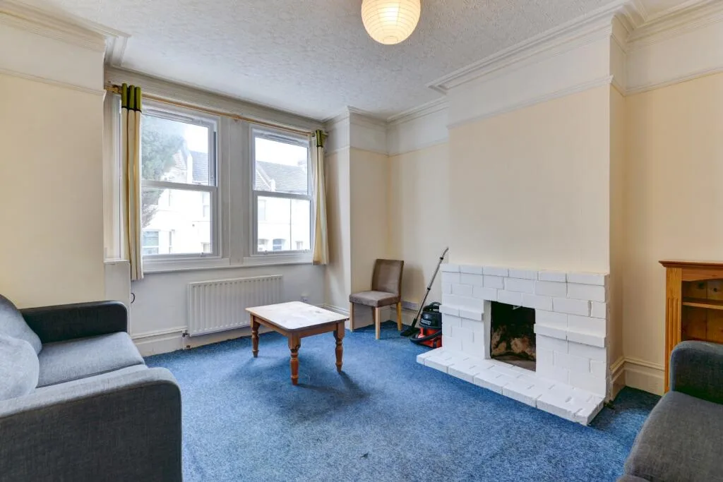 6 bedroom terraced house for rent