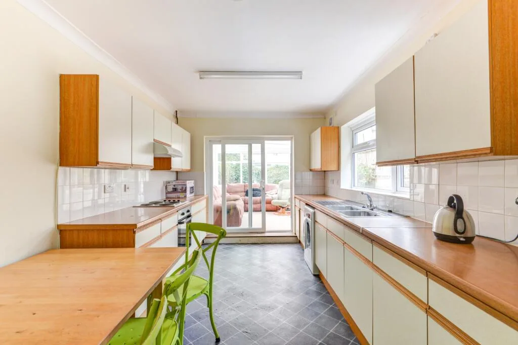 6 bedroom terraced house for rent