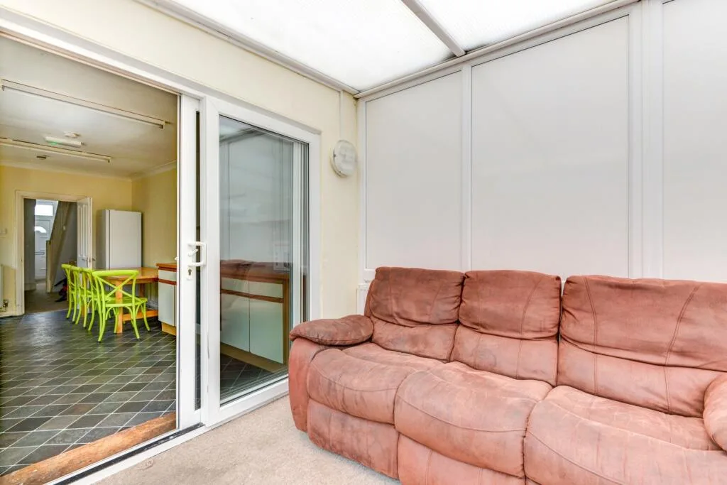 6 bedroom terraced house for rent