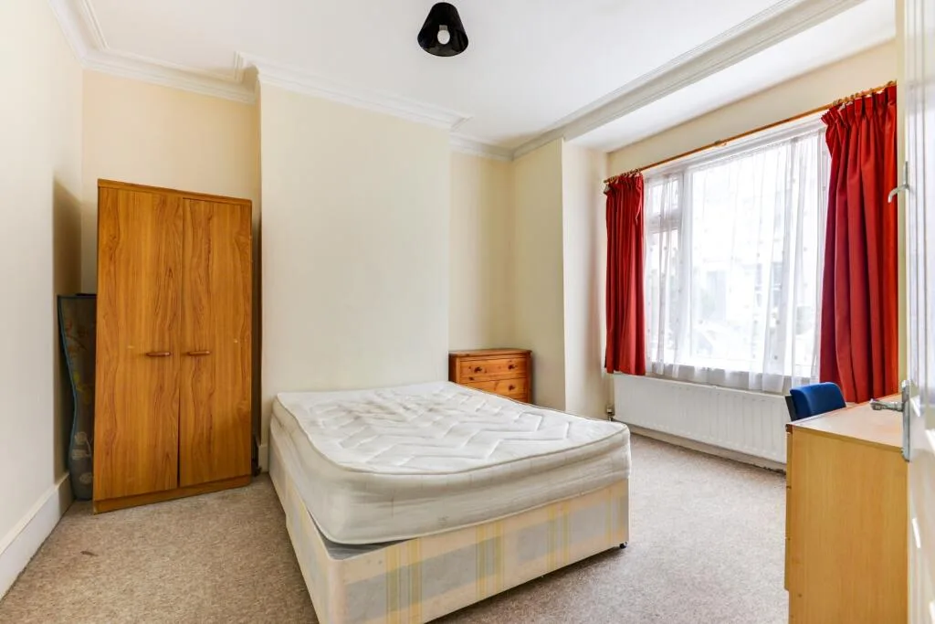 6 bedroom terraced house for rent