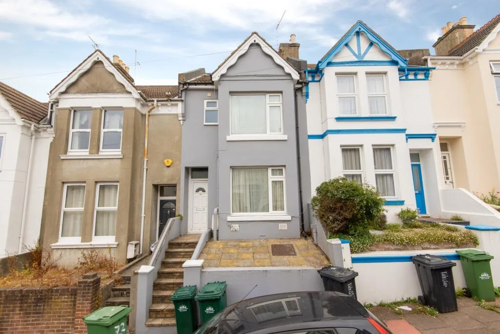 6 bedroom terraced house for rent