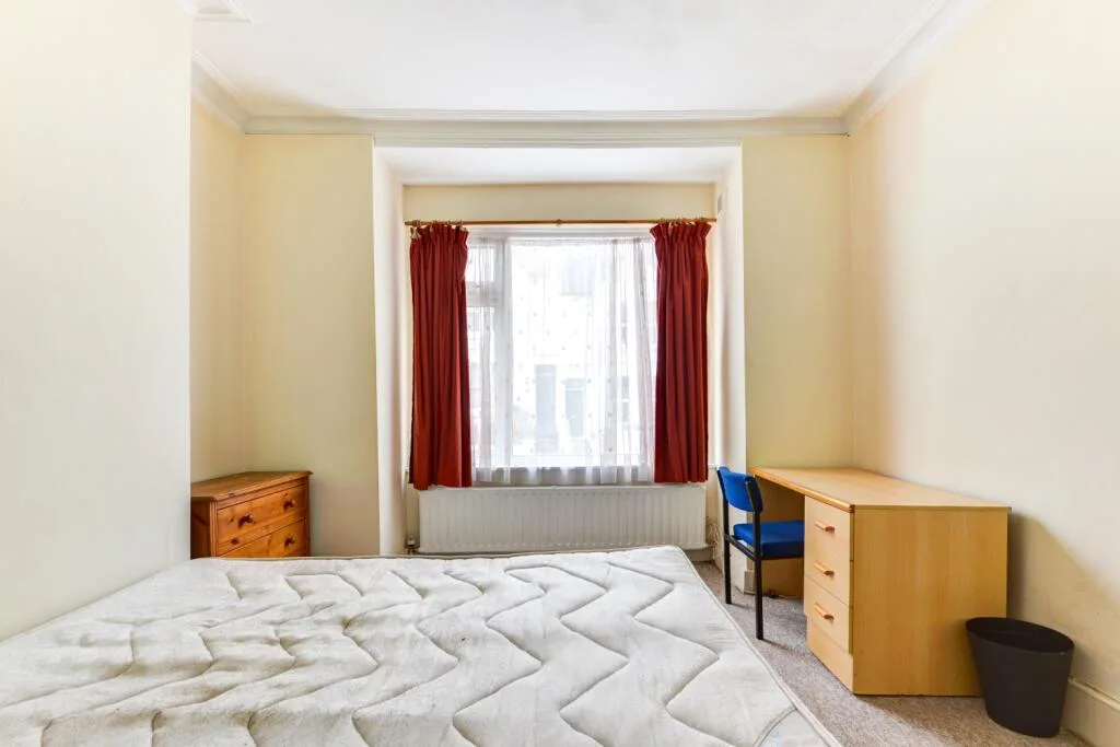 6 bedroom terraced house for rent