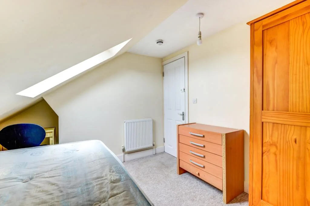6 bedroom terraced house for rent
