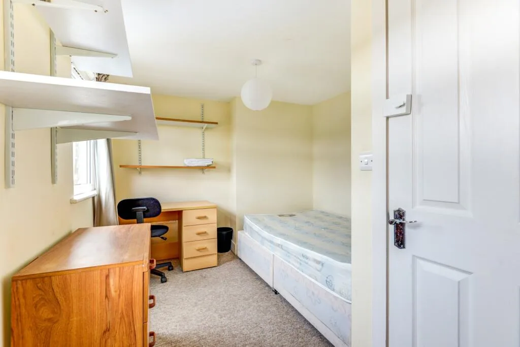 6 bedroom terraced house for rent