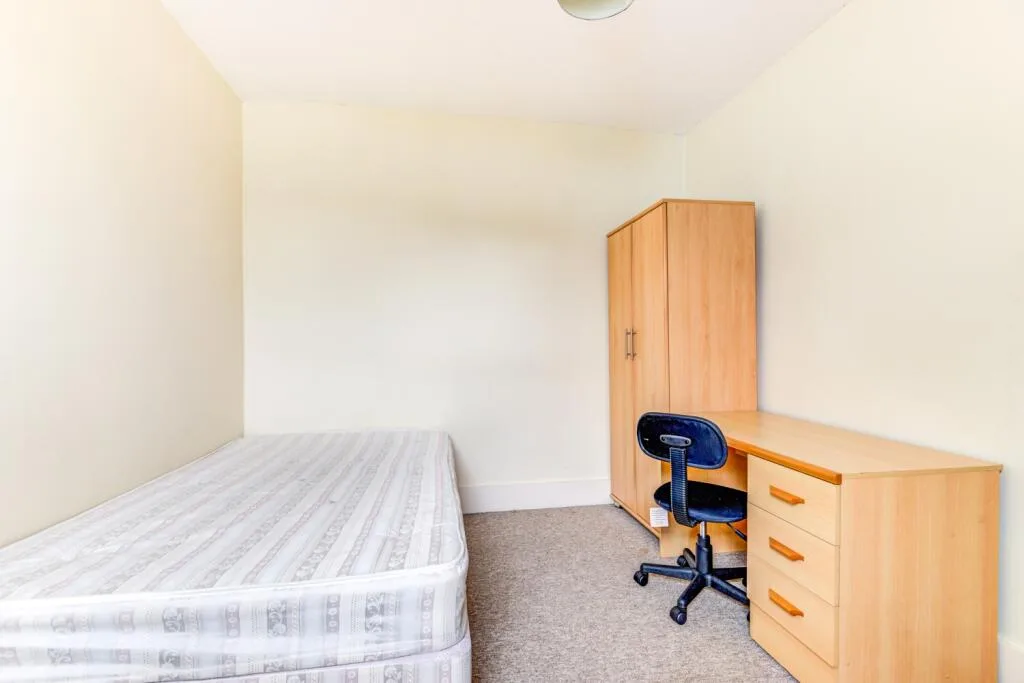 6 bedroom terraced house for rent