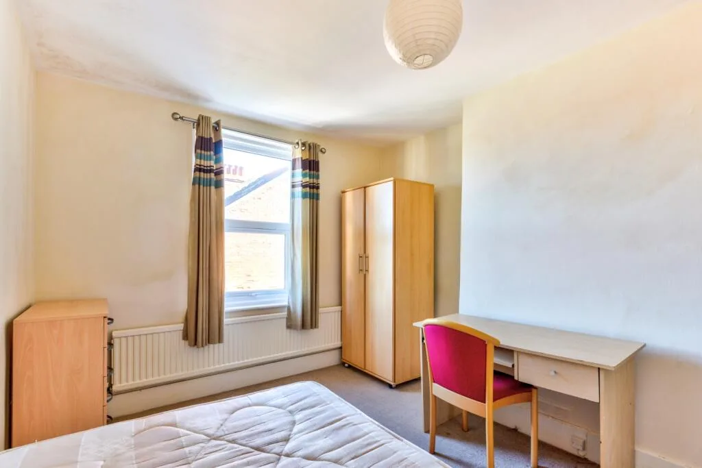 5 bedroom terraced house for rent