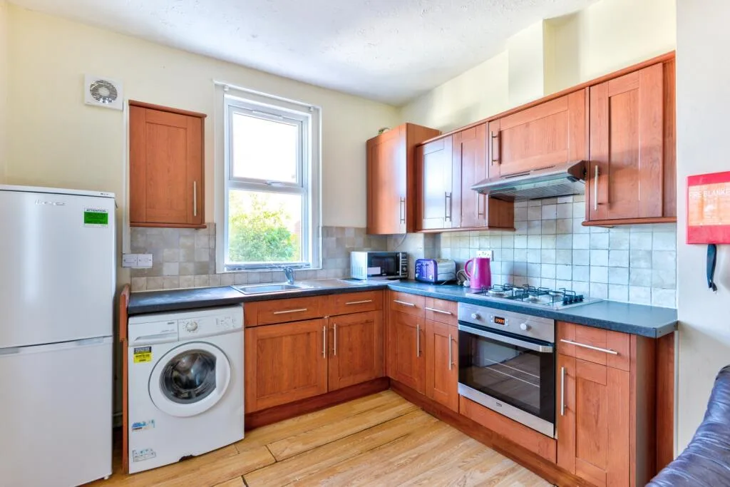 5 bedroom terraced house for rent