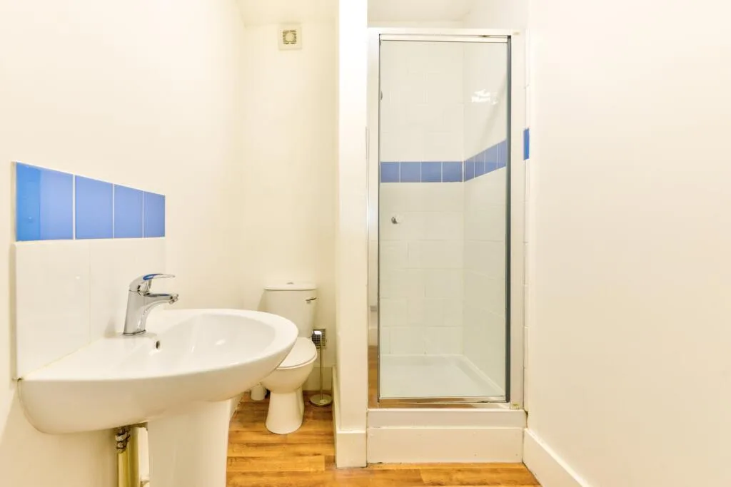 5 bedroom terraced house for rent
