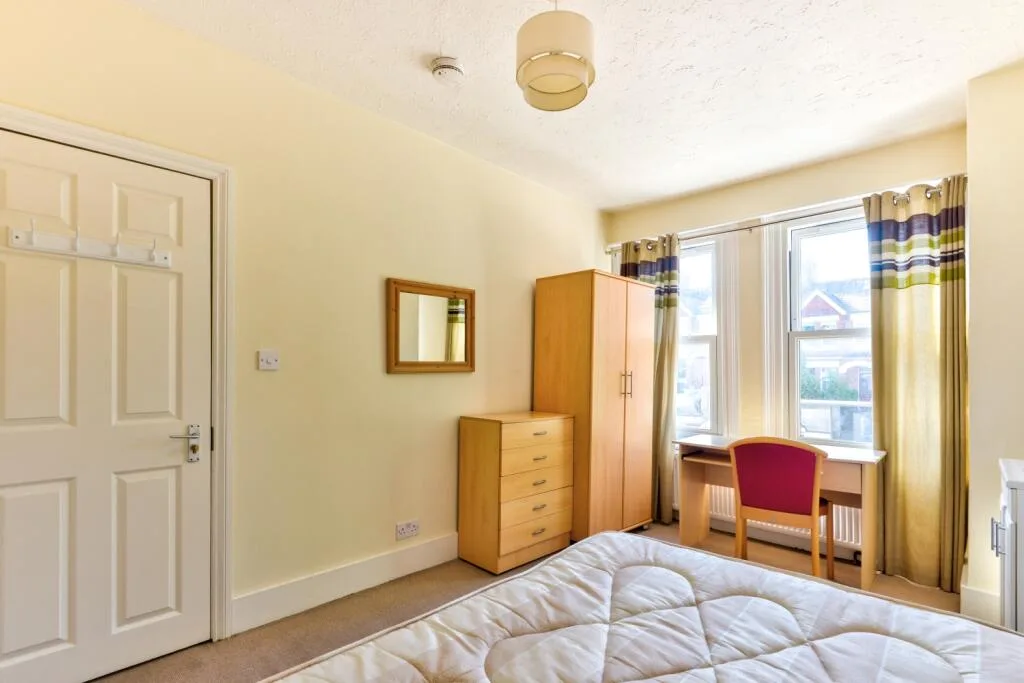 5 bedroom terraced house for rent