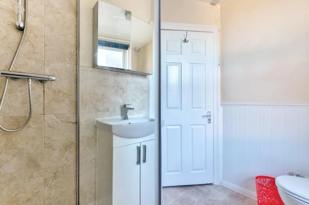 5 bedroom terraced house for rent