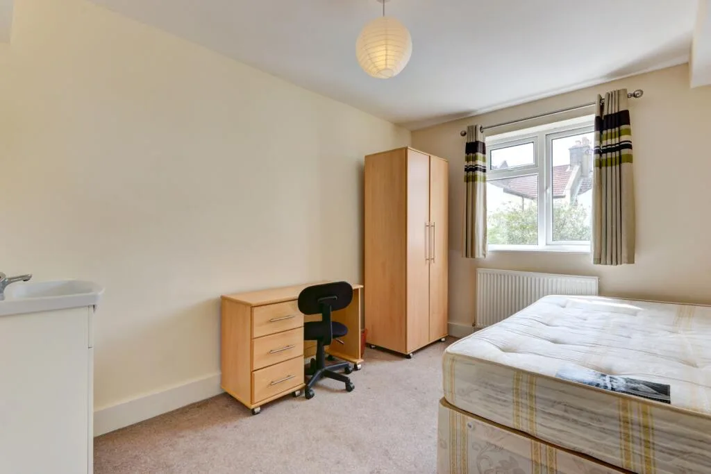 6 bedroom terraced house for rent