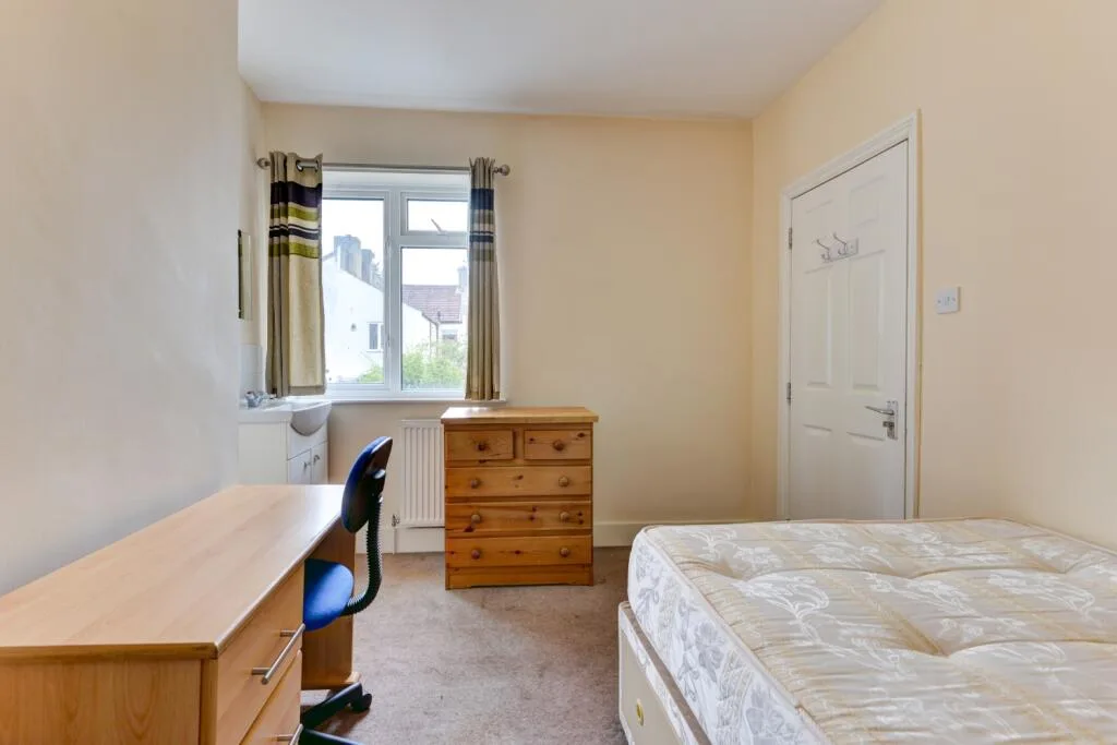 6 bedroom terraced house for rent