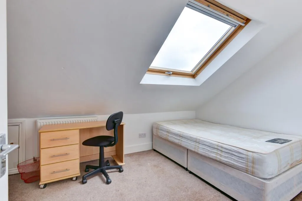 6 bedroom terraced house for rent