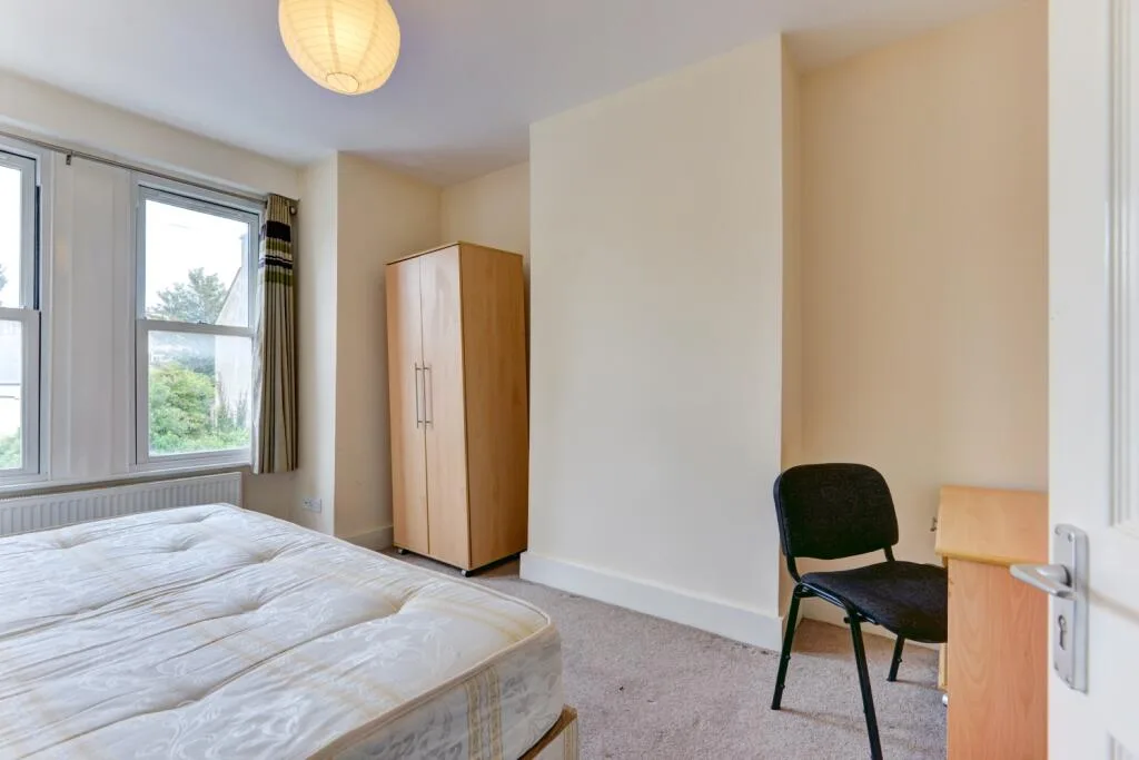 6 bedroom terraced house for rent
