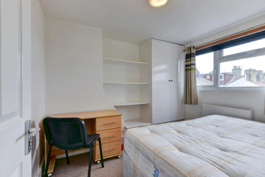 6 bedroom terraced house for rent