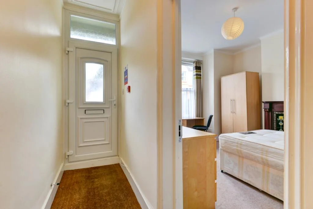 6 bedroom terraced house for rent
