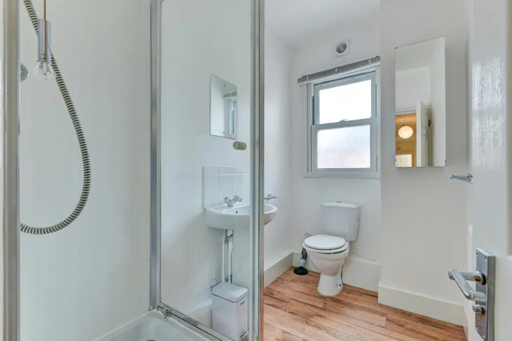 6 bedroom terraced house for rent