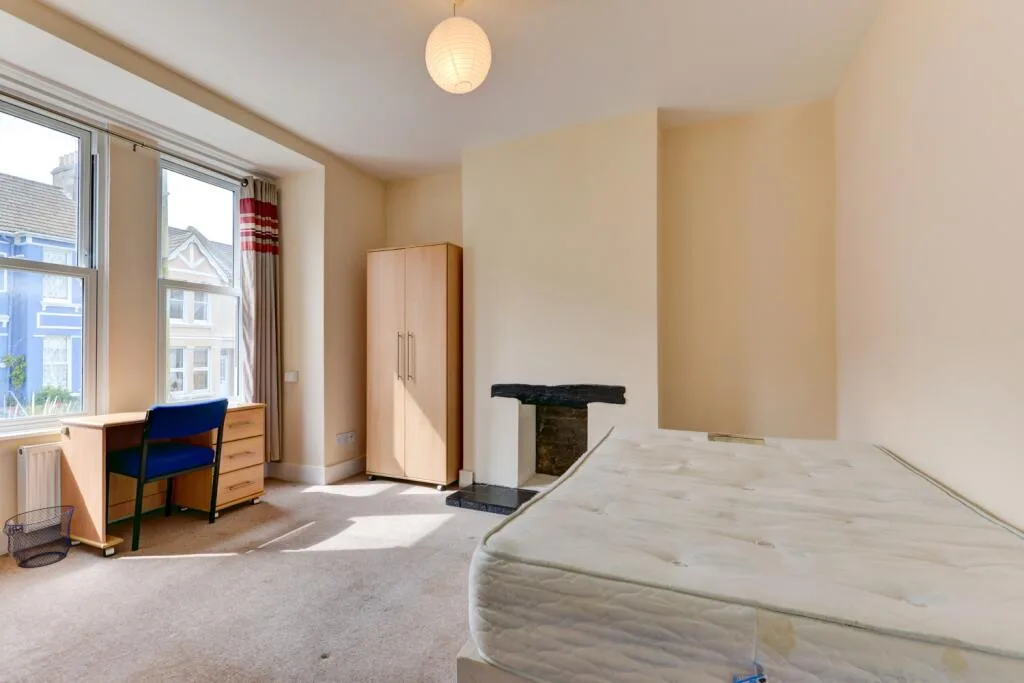 6 bedroom terraced house for rent