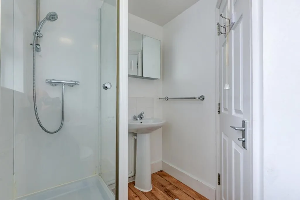 6 bedroom terraced house for rent