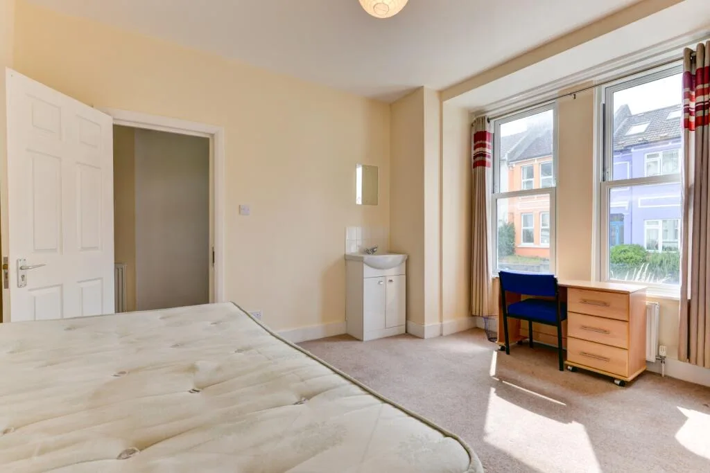 6 bedroom terraced house for rent