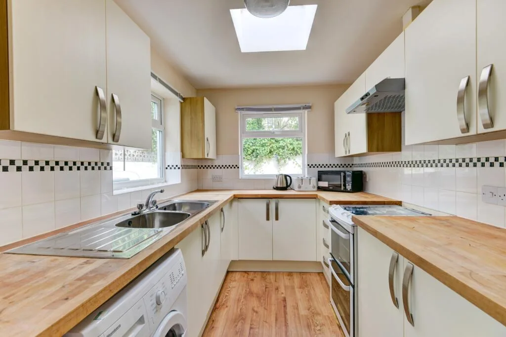 6 bedroom terraced house for rent
