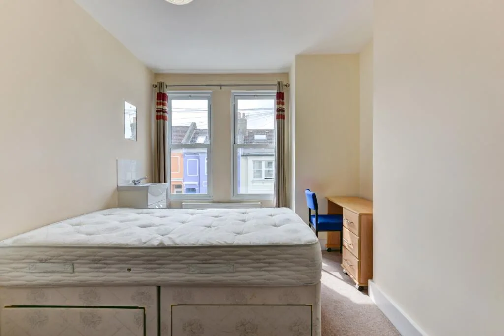6 bedroom terraced house for rent