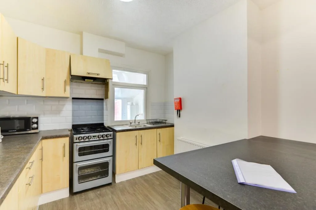 5 bedroom terraced house for rent