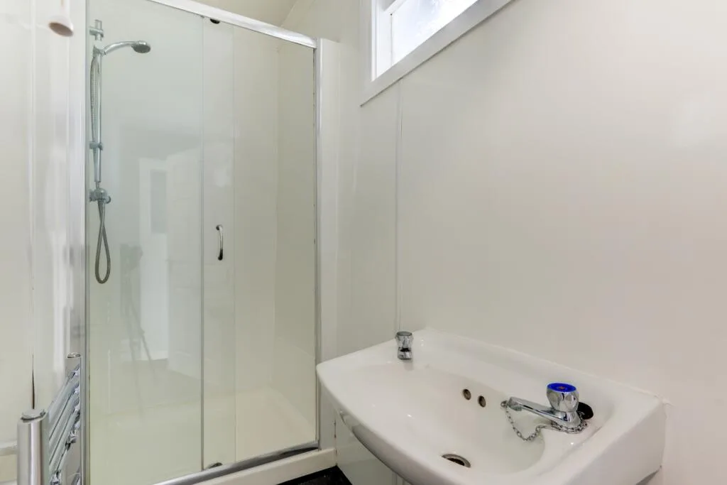 5 bedroom terraced house for rent